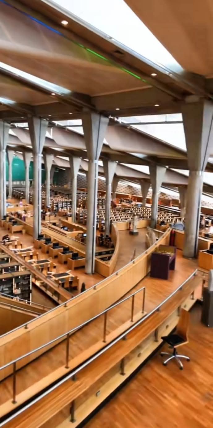 مكتبة الاسكندريه ومطبعتها - صورة 1