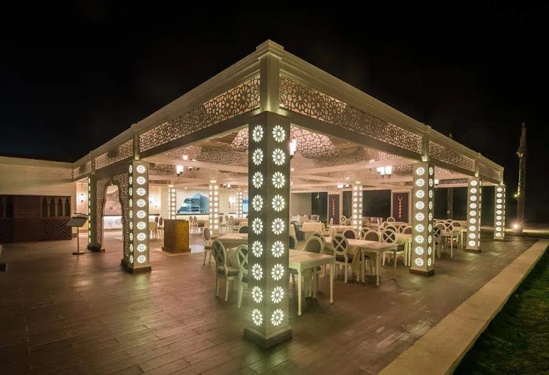 Oasis Cafe - Photo 3