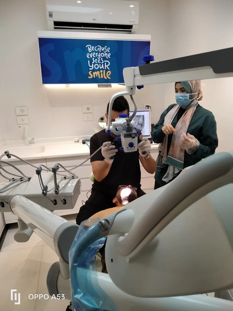 Esawy Clinic عيادة الدكتور محمد حسام العيسوي لزراعة و تقويم الاسنان - Photo 2