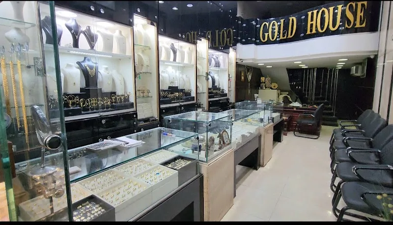 Gold House - Photo 3