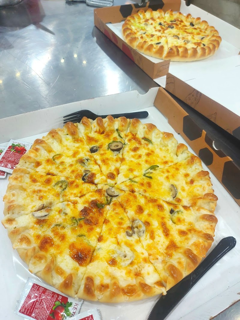 Momen Restaurant - Photo 3