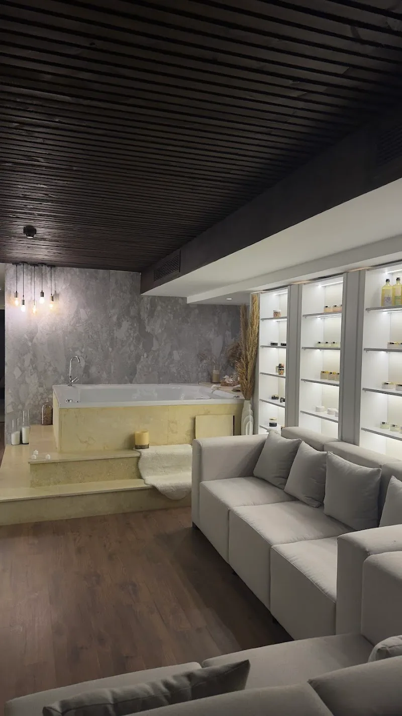 MOSCOW COLORS BEAUTY LOUNGE & SPA - Photo 1