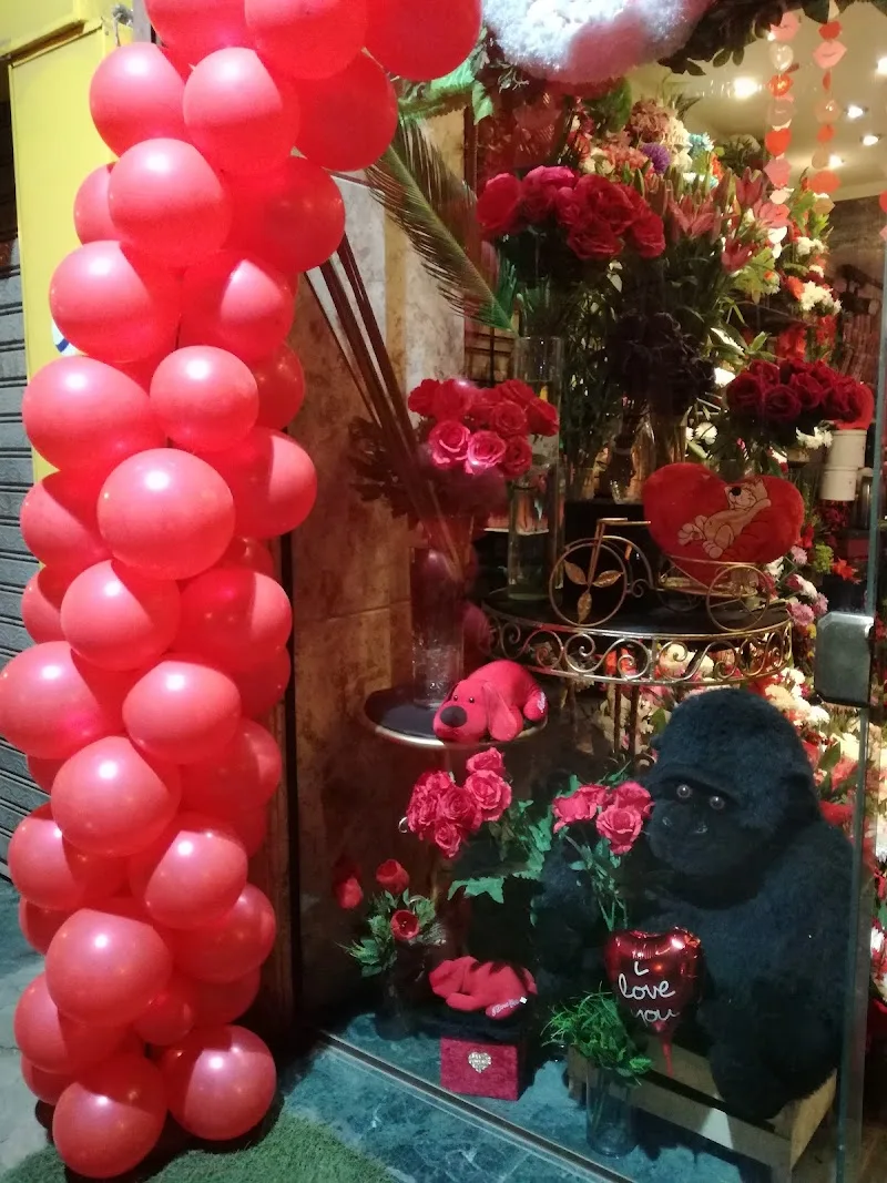 Four Seasons Flowers shop - صورة 1