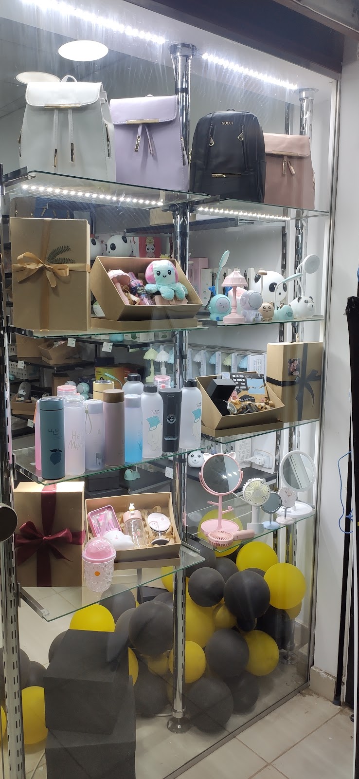 Dan gift shop - Photo 1