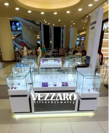 Vezzaro Silver | Citystars Mall - صورة 3