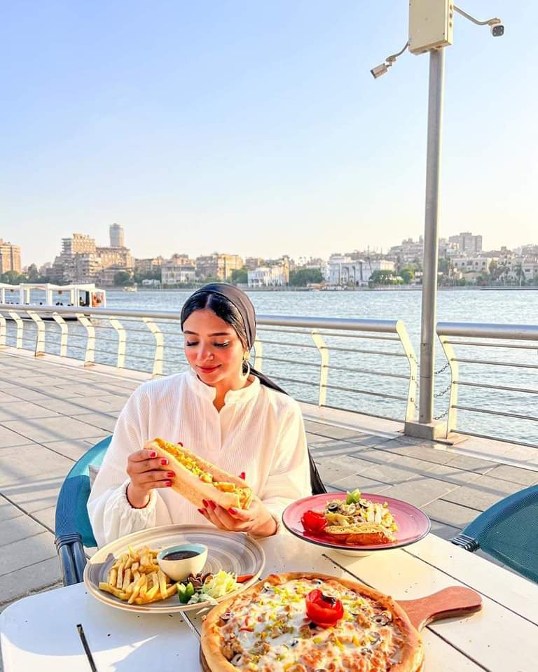 La Una Restaurant & Cafe - صورة 1