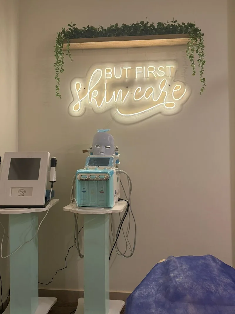Dermatopia Clinic - Photo 2