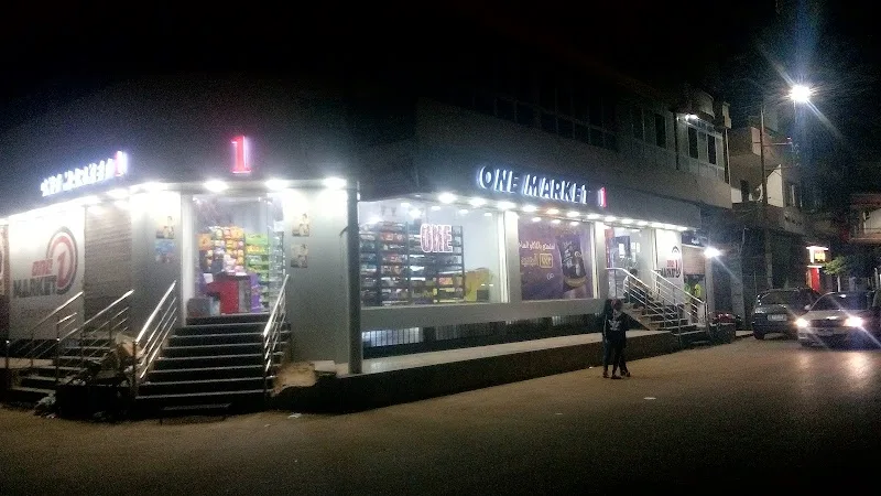One market - Photo 3