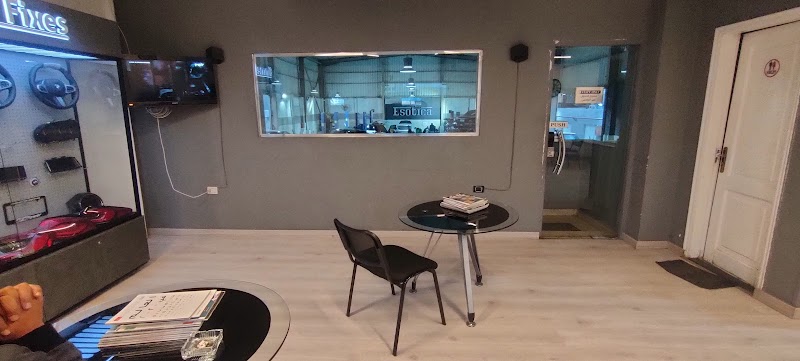 ESOTICA AUTO - Photo 2