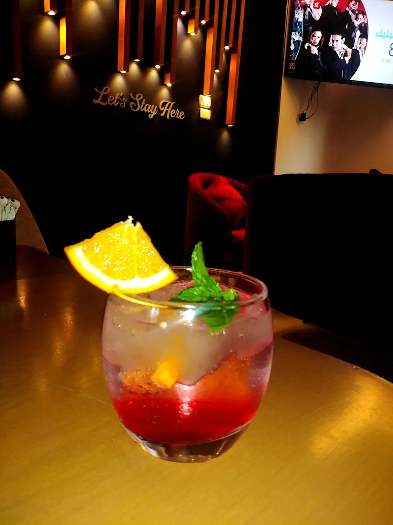 Tokyo café and restaurant - Photo 2
