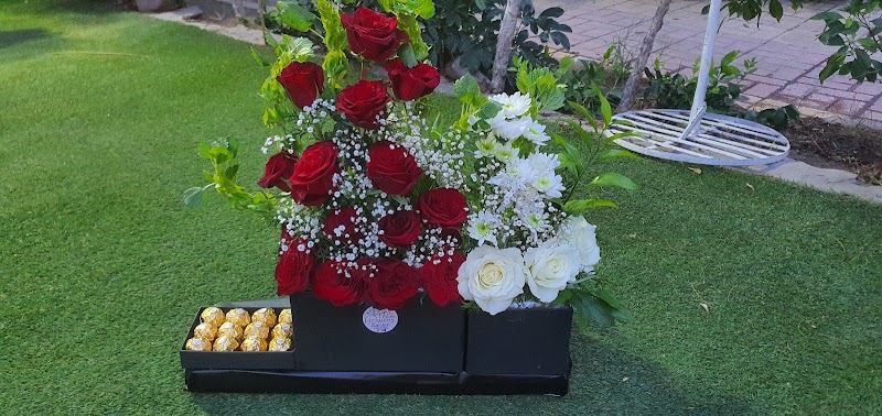 Flowers garden محل زهور. ورد flower shop - Photo 1