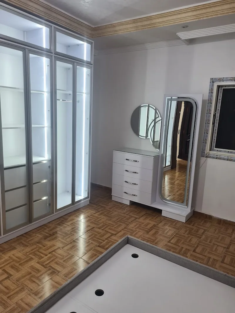 King Office Furniture - Photo 2