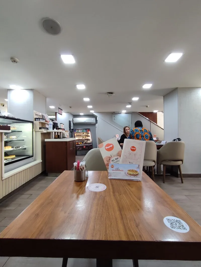Beano's Café - Photo 2
