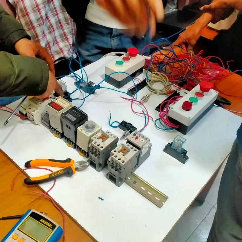 اكاديمية مصر لعلوم الالكترونيات - صورة 1