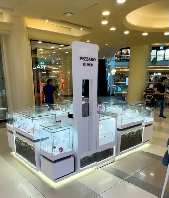 Vezzaro Silver | Citystars Mall - صورة 1