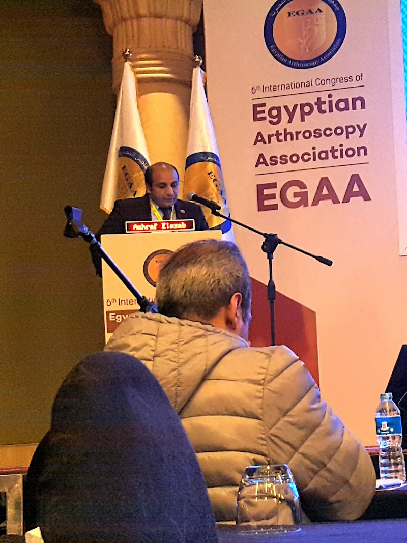 د. أشرف العزب – دكتوراة واستشاري جراحة الركبة والكتف ومناظير المفاصل والمفاصل الصناعية – المنصورة - Photo 3