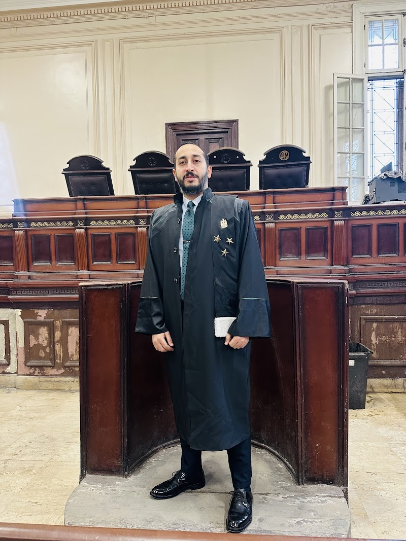 الأستاذ أحمد زين الماحي المحامى
