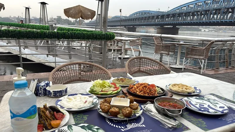 مطعم ظاظا النيل - صورة 2