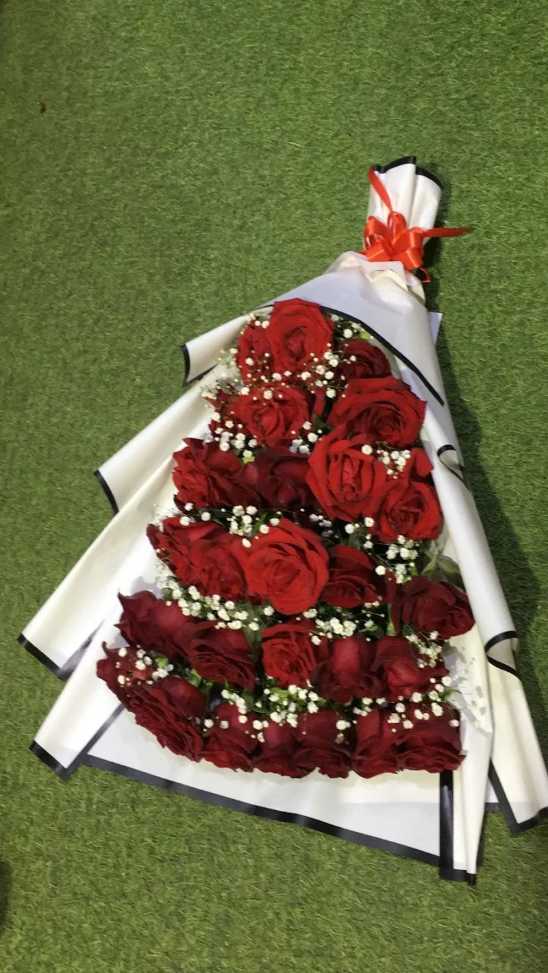 Crystal Flower - Photo 1