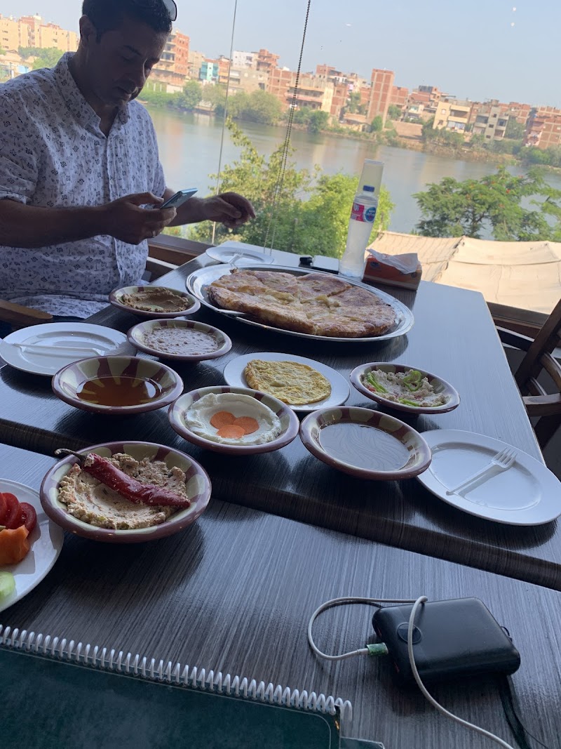 Alnakheel Restaurant مطعم النخيل - Photo 2