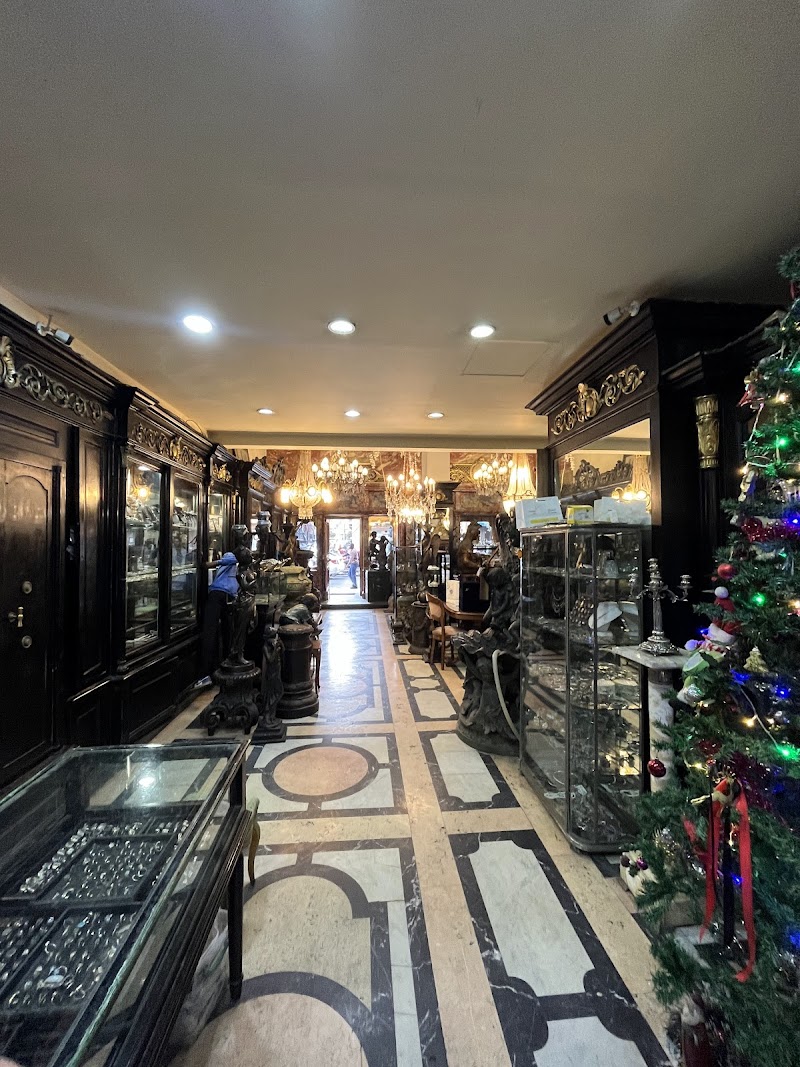 عاطف واصف للفضيات - صورة 1