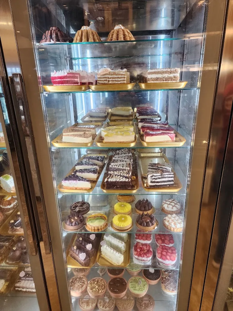 Mokambo Patisserie - Photo 1