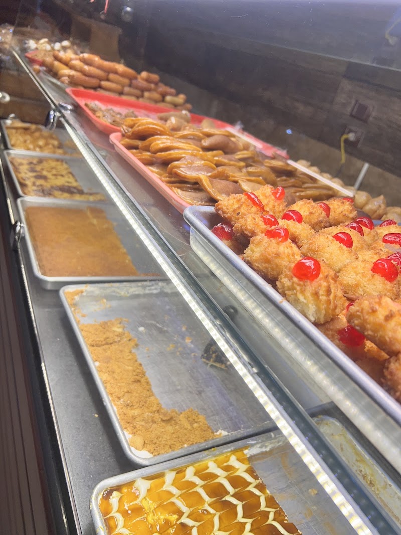 Venecia Bakery - Photo 3