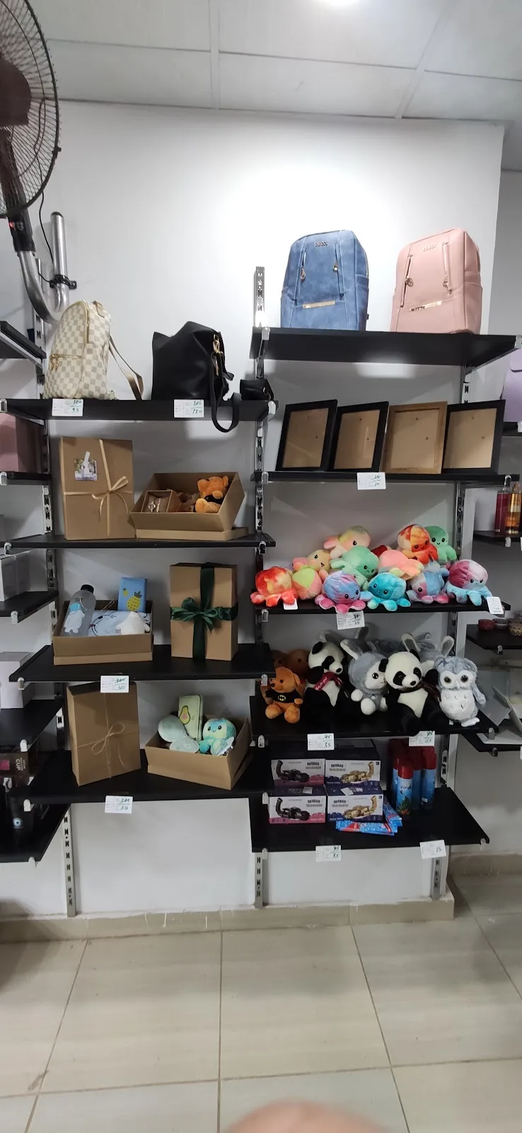 Dan gift shop - صورة 3