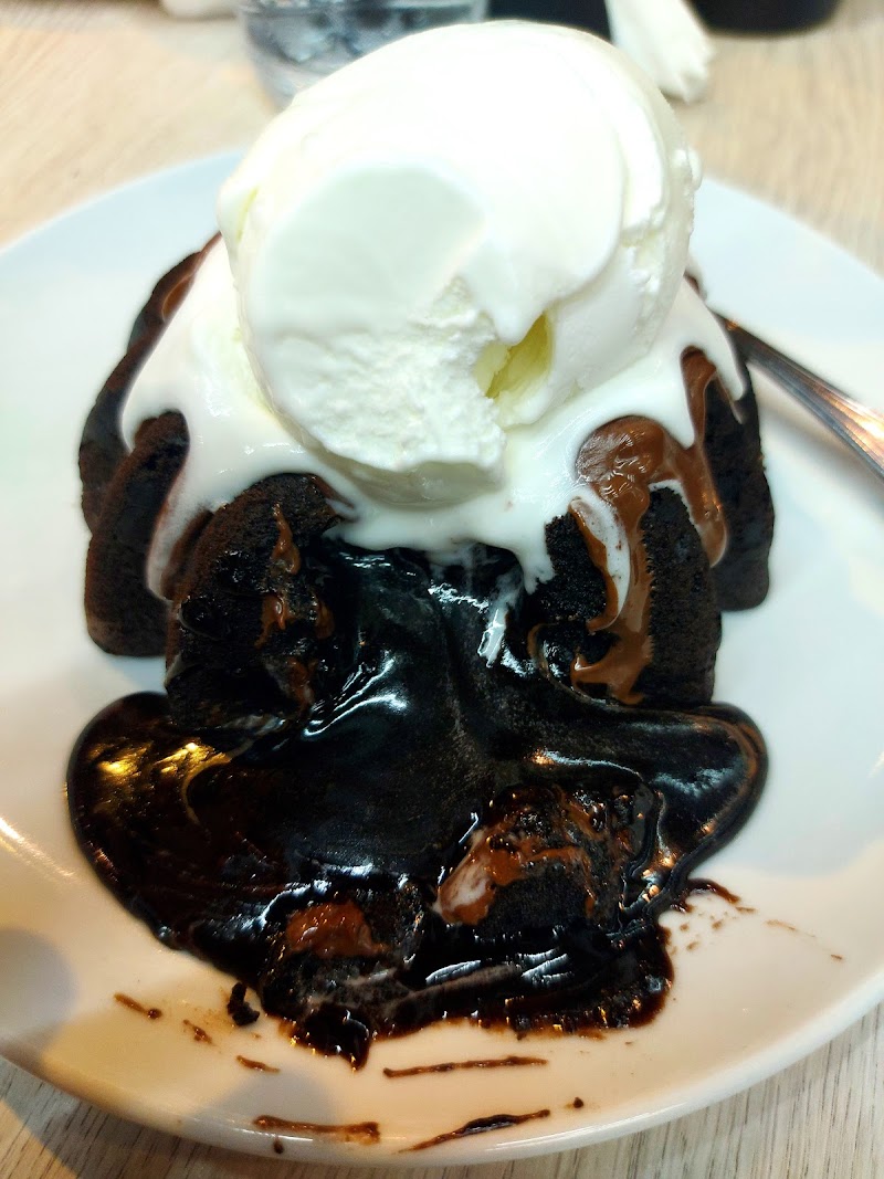 Boulevard cafe - Photo 3