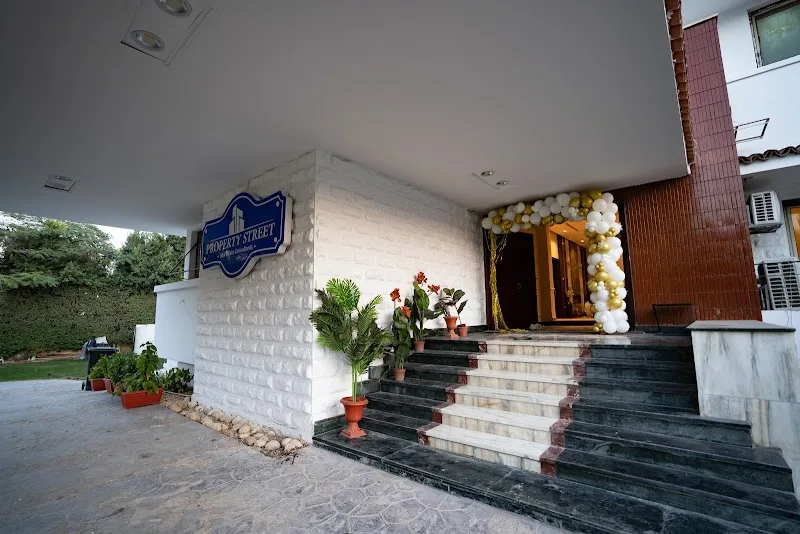 Property Street Real Estate Consultants - صورة 1