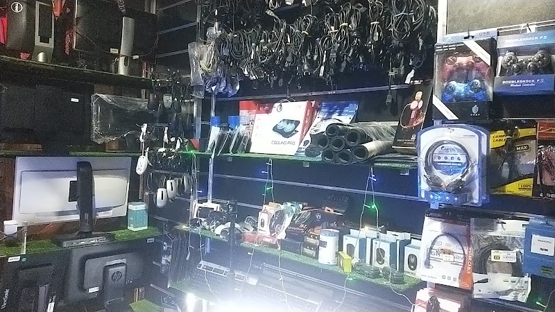 ديسك توب ستور DeskTop Store لخدمات بيع و اصلاح وصيانة الكمبيوتر واللاب توب وتركيب كاميرات المراقبة - Photo 2