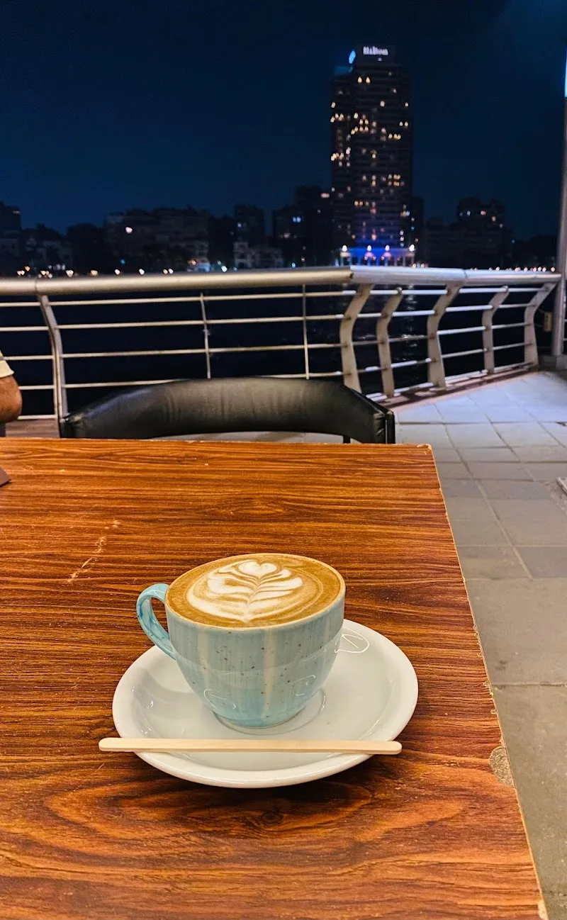 La Una Restaurant & Cafe - صورة 2