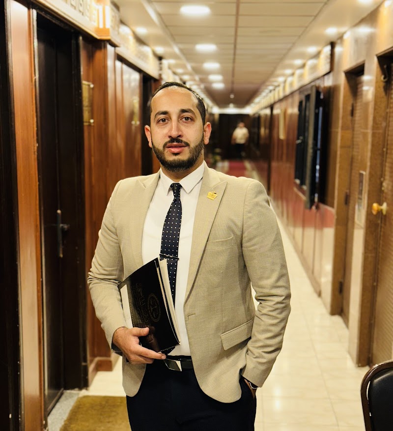 الأستاذ أحمد زين الماحي المحامى - صورة 2