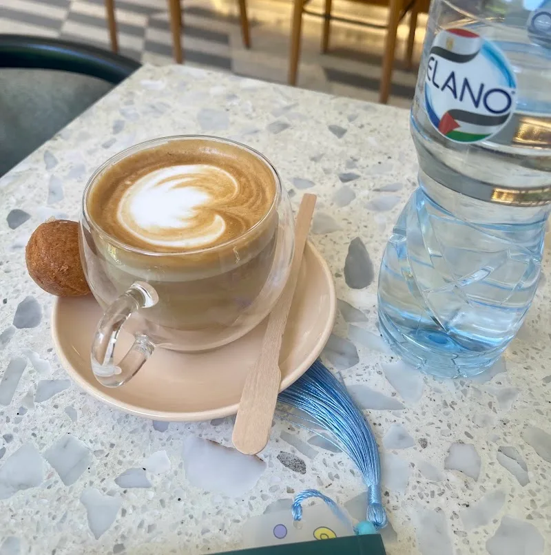 Beano's Café - Photo 1
