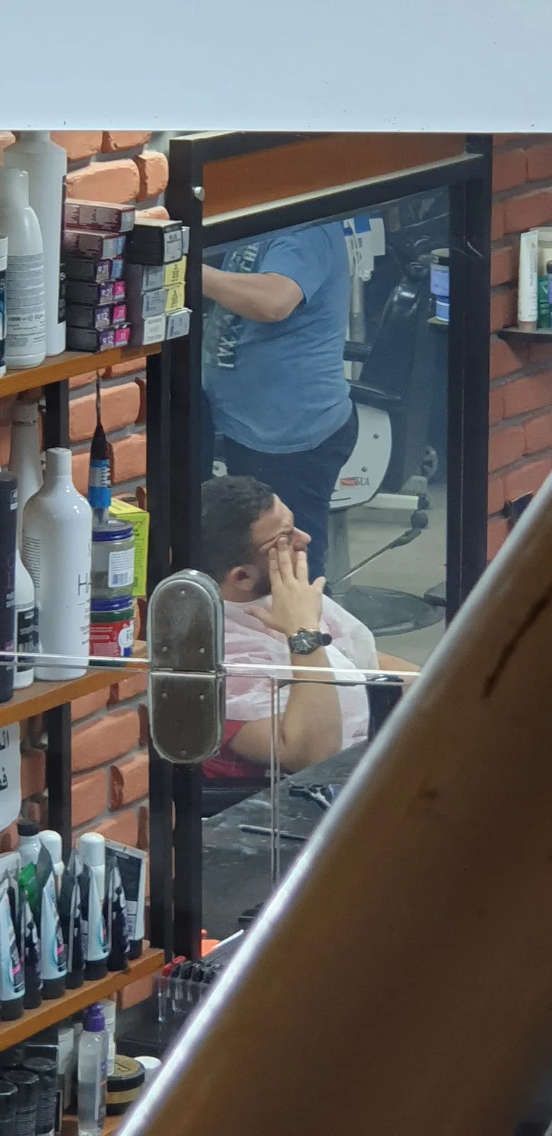 METRO Barber Shop & Spa - Photo 3