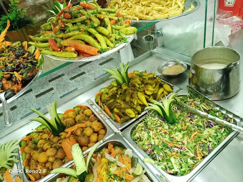 مطعم عم بشندي فراع ال120فول وفلافل - Photo 1