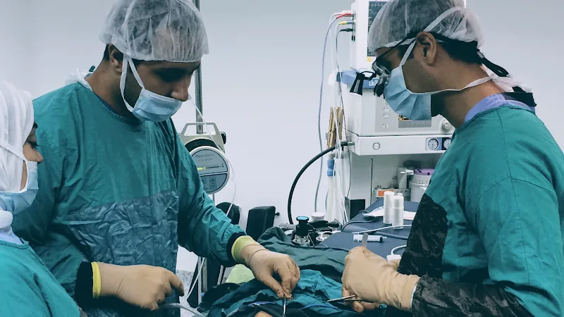 عيادة د خالد زغلول استشاري جراحة عظام الاطفال والعمود الفقري