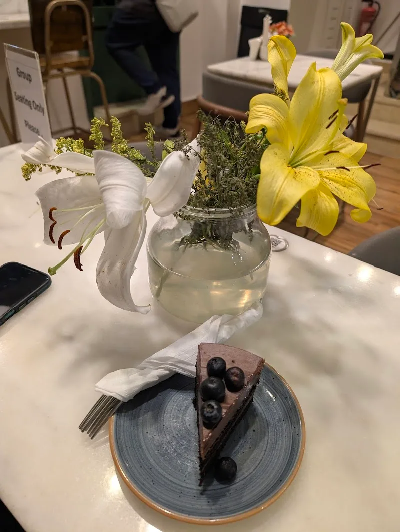 Holm Cafe - Photo 3