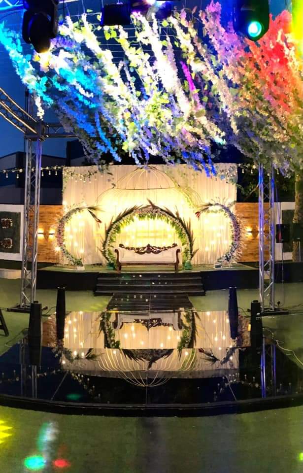 Spring Hall - Photo 1