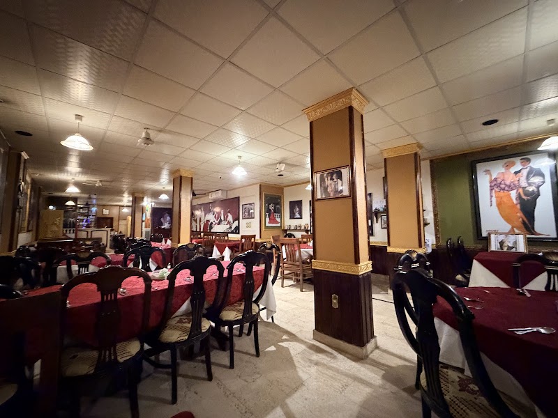 Snobs Restaurant