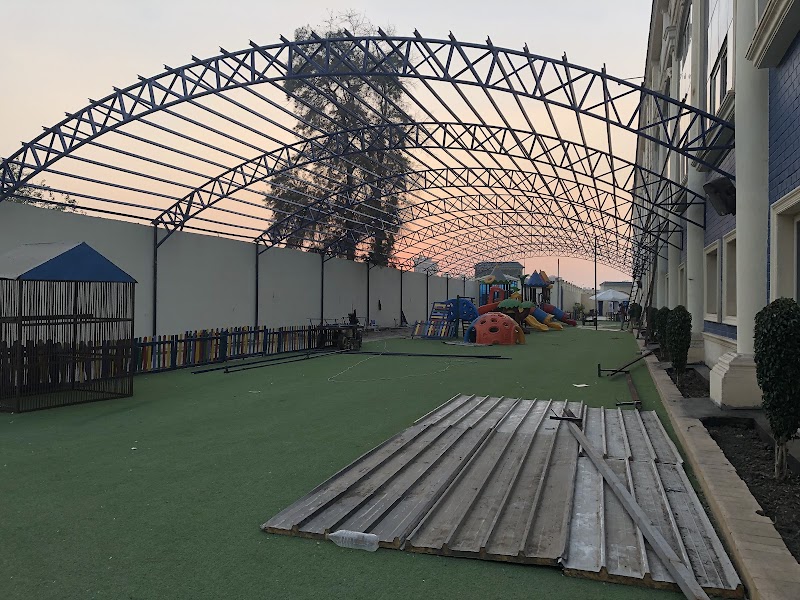 Queen Of Peace School - Photo 3