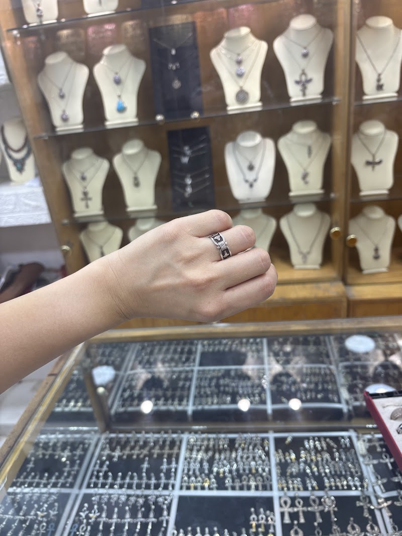 Sam House Luxor gold and silver smith - صورة 3