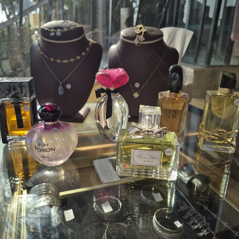 The treasure box gift shop - صورة 2