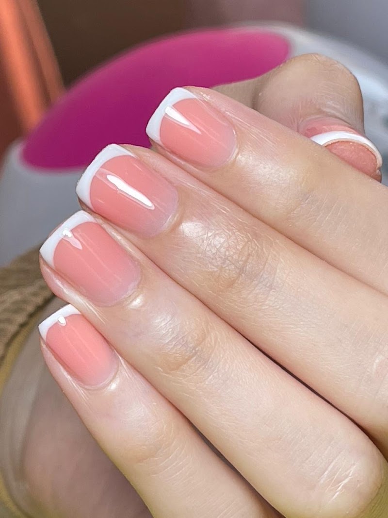 La beauté ( nail spa / lashes / Lash lifting / brow lamination / facial treatment / eyebrows / microblading / lip coloring )
