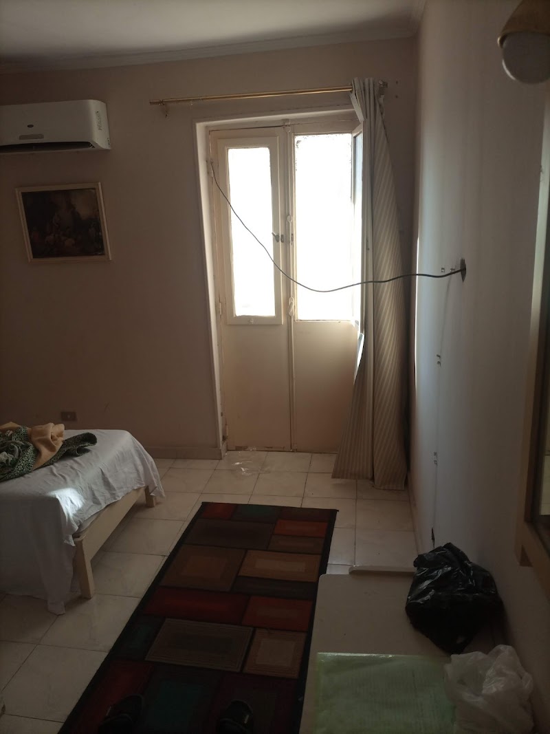 Crocodile Hotel - Photo 2