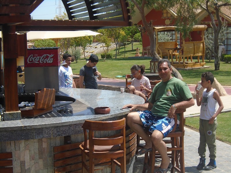 Roots Cafe - صورة 1