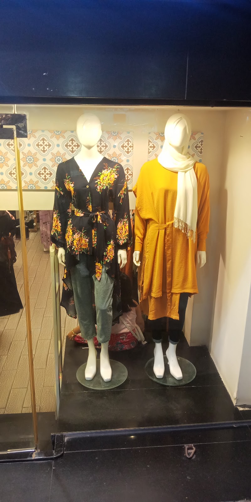 R&K Womenwear