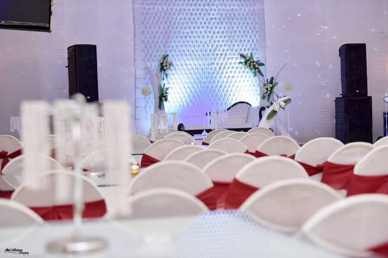 Cinderella Hall - Photo 1