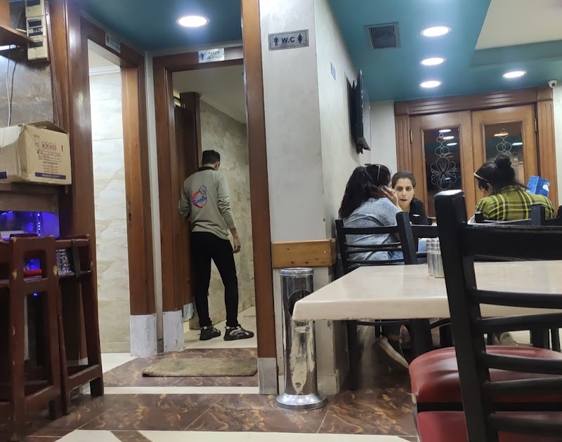 مطعم طلعت فرع يسري راغب - صورة 1