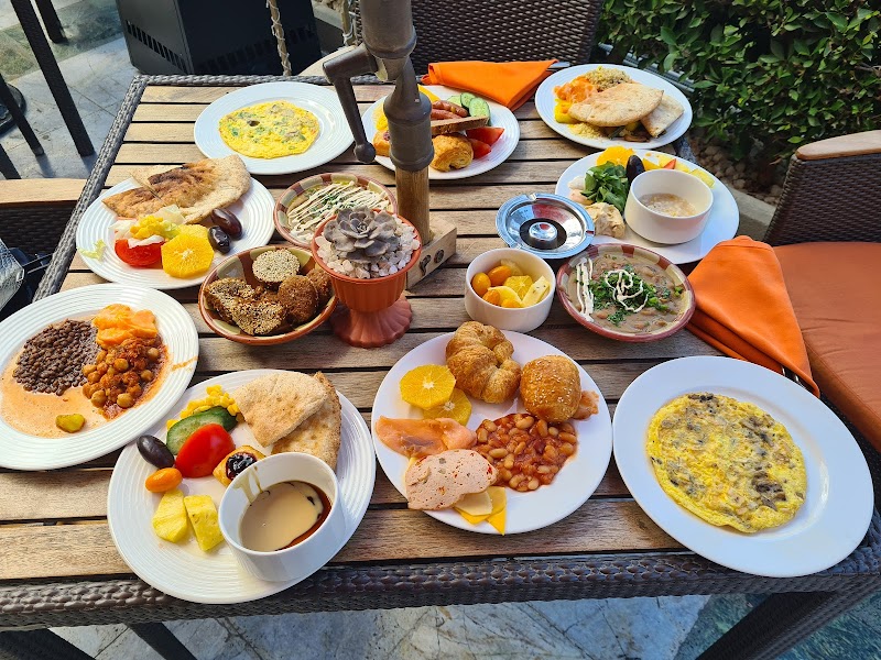 Garden Promenade Café